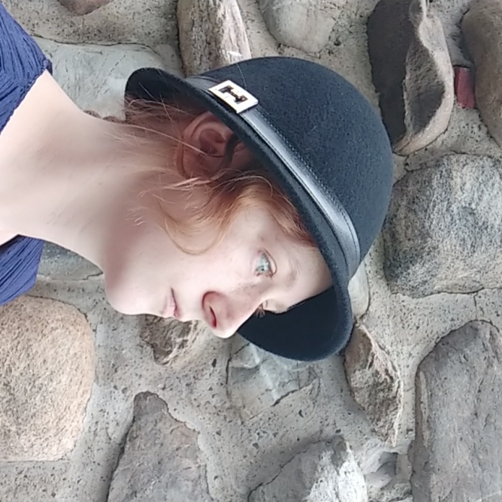 Chic Wool Hat - Picture 3 of 10